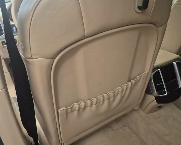 Белый Порше Каен, объемом двигателя 3 л и пробегом 155 тыс. км за 32000 $, фото 30 на Automoto.ua