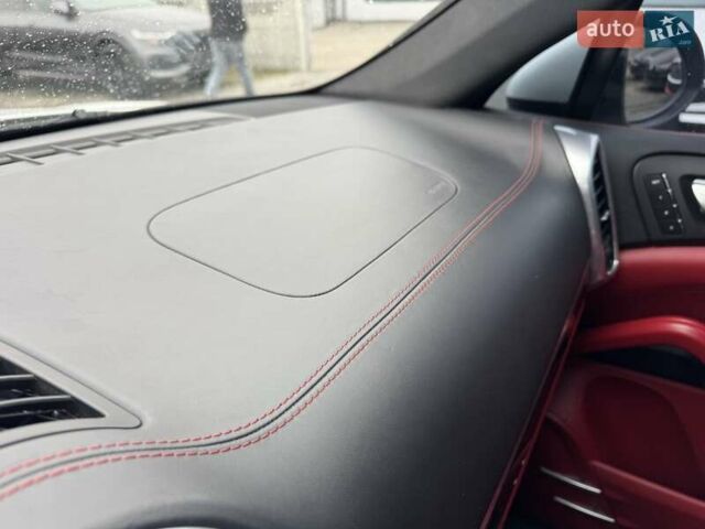Білий Порше Cayenne, об'ємом двигуна 2.97 л та пробігом 233 тис. км за 24900 $, фото 58 на Automoto.ua