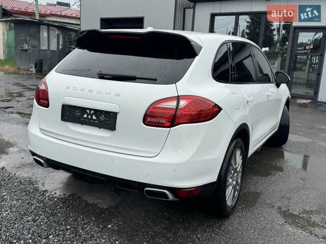 Білий Порше Cayenne, об'ємом двигуна 3 л та пробігом 193 тис. км за 26700 $, фото 31 на Automoto.ua