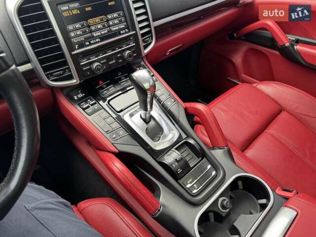 Білий Порше Cayenne, об'ємом двигуна 3 л та пробігом 193 тис. км за 26700 $, фото 36 на Automoto.ua