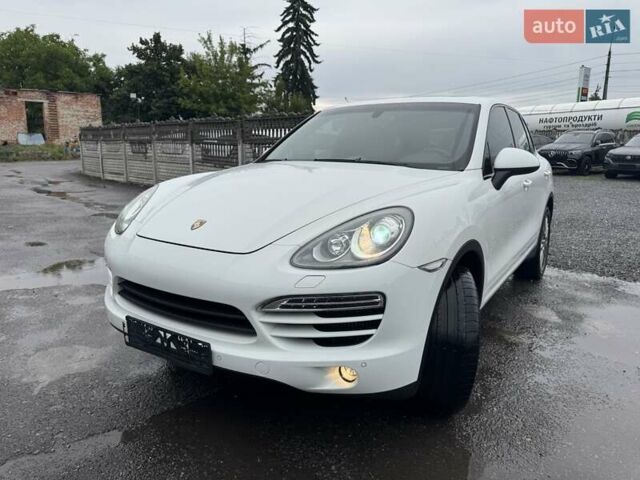 Білий Порше Cayenne, об'ємом двигуна 3 л та пробігом 193 тис. км за 26700 $, фото 22 на Automoto.ua