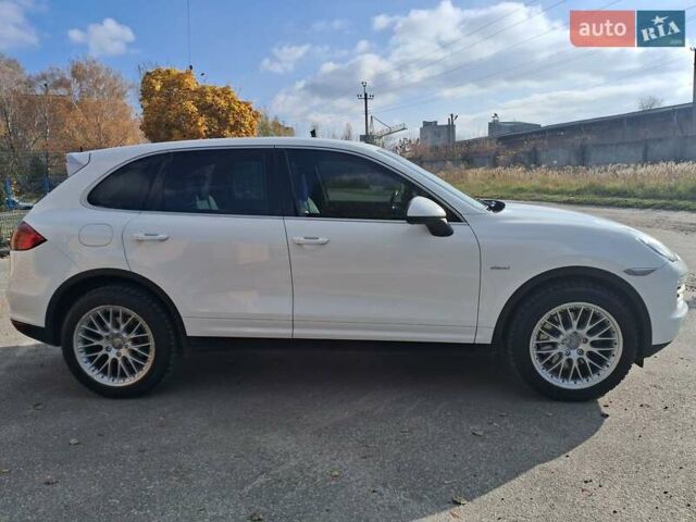 Белый Порше Каен, объемом двигателя 2.97 л и пробегом 194 тыс. км за 31700 $, фото 15 на Automoto.ua