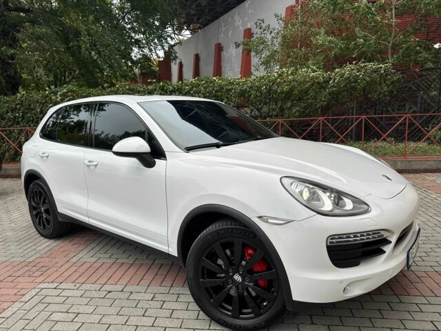 Білий Порше Cayenne, об'ємом двигуна 3 л та пробігом 190 тис. км за 29500 $, фото 2 на Automoto.ua