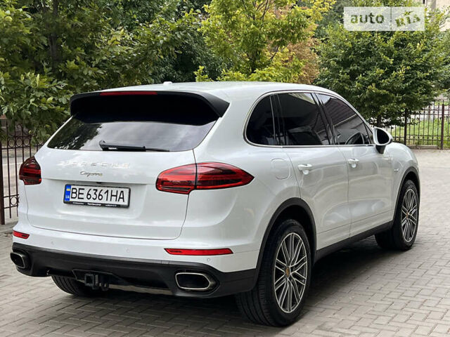 Білий Порше Cayenne, об'ємом двигуна 2.97 л та пробігом 145 тис. км за 37500 $, фото 23 на Automoto.ua