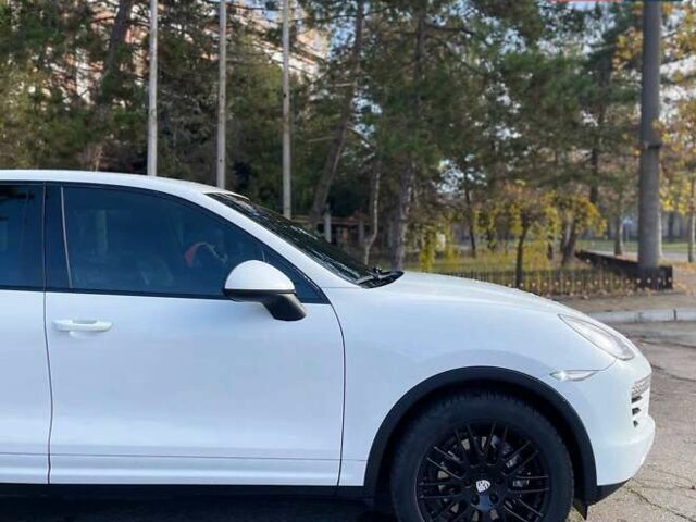 Белый Порше Каен, объемом двигателя 3 л и пробегом 150 тыс. км за 21999 $, фото 10 на Automoto.ua