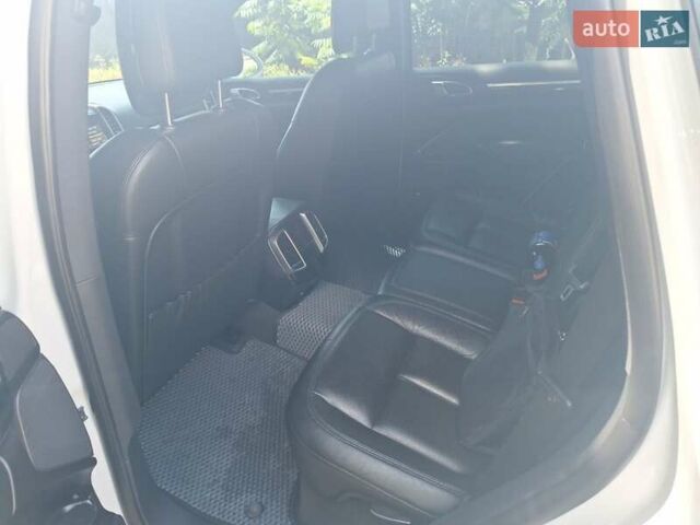 Белый Порше Каен, объемом двигателя 3.6 л и пробегом 150 тыс. км за 25500 $, фото 15 на Automoto.ua