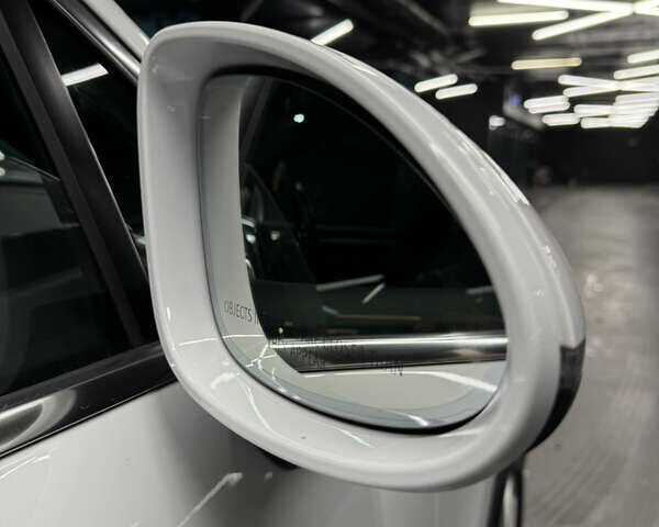 Белый Порше Каен, объемом двигателя 3.6 л и пробегом 130 тыс. км за 27500 $, фото 12 на Automoto.ua