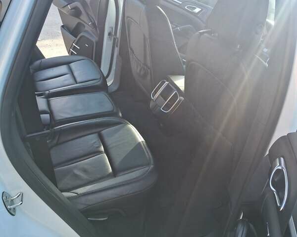 Белый Порше Каен, объемом двигателя 2.97 л и пробегом 194 тыс. км за 31700 $, фото 46 на Automoto.ua