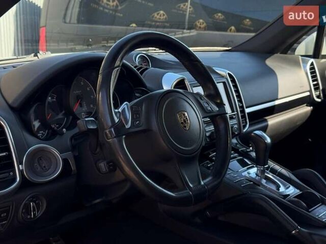 Белый Порше Каен, объемом двигателя 3 л и пробегом 238 тыс. км за 24500 $, фото 6 на Automoto.ua