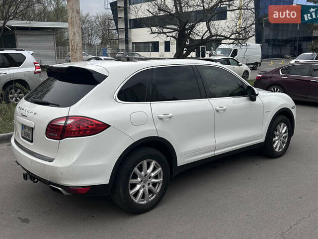 Белый Порше Каен, объемом двигателя 2.97 л и пробегом 156 тыс. км за 29500 $, фото 3 на Automoto.ua