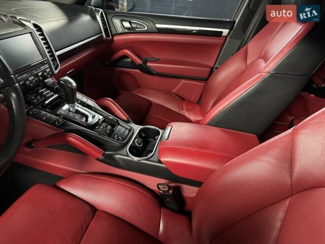 Білий Порше Cayenne, об'ємом двигуна 3 л та пробігом 193 тис. км за 26700 $, фото 116 на Automoto.ua