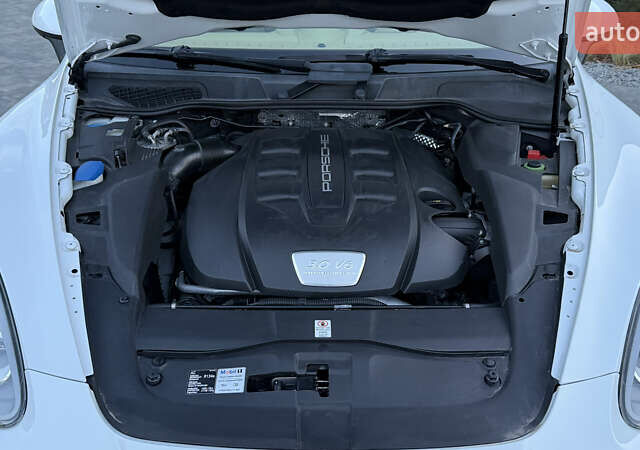 Белый Порше Каен, объемом двигателя 3 л и пробегом 187 тыс. км за 22400 $, фото 70 на Automoto.ua