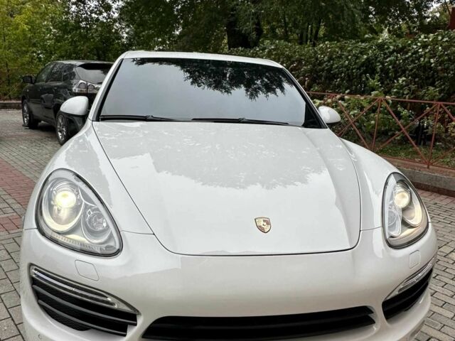 Білий Порше Cayenne, об'ємом двигуна 3 л та пробігом 190 тис. км за 29500 $, фото 1 на Automoto.ua