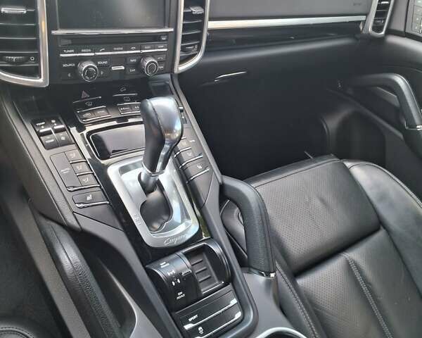 Белый Порше Каен, объемом двигателя 2.97 л и пробегом 194 тыс. км за 31700 $, фото 50 на Automoto.ua