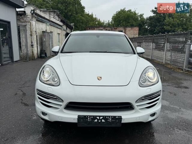 Білий Порше Cayenne, об'ємом двигуна 3 л та пробігом 193 тис. км за 26700 $, фото 44 на Automoto.ua