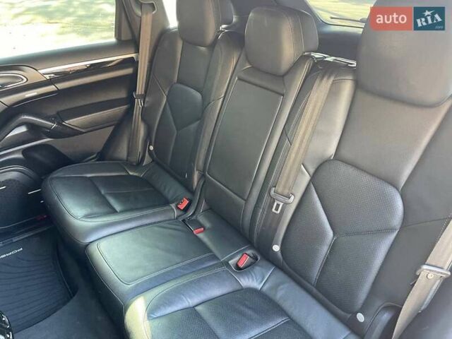 Белый Порше Каен, объемом двигателя 3 л и пробегом 150 тыс. км за 21999 $, фото 24 на Automoto.ua