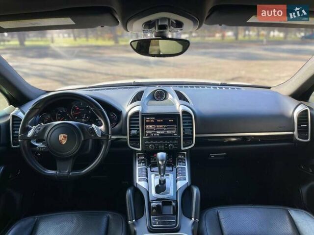 Белый Порше Каен, объемом двигателя 3 л и пробегом 150 тыс. км за 21999 $, фото 21 на Automoto.ua