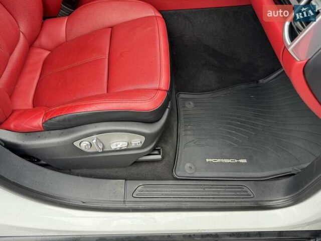 Білий Порше Cayenne, об'ємом двигуна 3 л та пробігом 193 тис. км за 26700 $, фото 7 на Automoto.ua