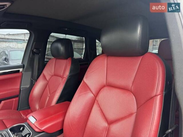 Білий Порше Cayenne, об'ємом двигуна 2.97 л та пробігом 233 тис. км за 24900 $, фото 64 на Automoto.ua