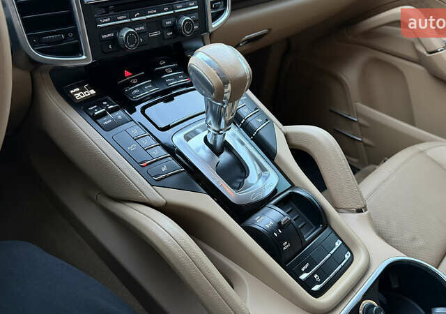 Порше Cayenne 2014 у Луцьку на Automoto.ua Білий Порше Cayenne, об'ємом двигуна 3 л та пробігом 187 тис. км за 22400 $, фото 56 на Automoto.ua