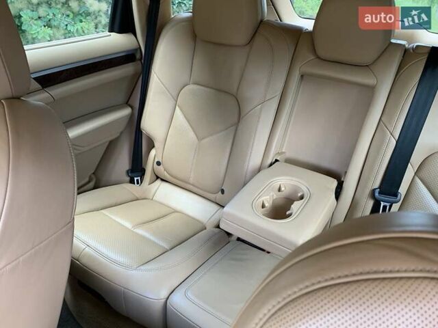 Білий Порше Cayenne, об'ємом двигуна 3 л та пробігом 120 тис. км за 23206 $, фото 7 на Automoto.ua