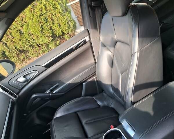 Белый Порше Каен, объемом двигателя 2.97 л и пробегом 194 тыс. км за 31700 $, фото 40 на Automoto.ua