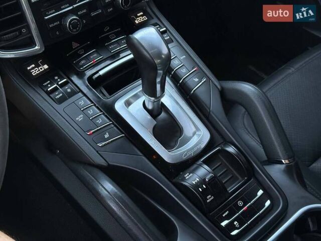 Білий Порше Cayenne, об'ємом двигуна 3.6 л та пробігом 126 тис. км за 31500 $, фото 39 на Automoto.ua