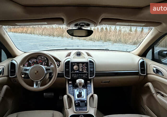 Порше Cayenne 2014 у Луцьку на Automoto.ua Білий Порше Cayenne, об'ємом двигуна 3 л та пробігом 187 тис. км за 22400 $, фото 60 на Automoto.ua