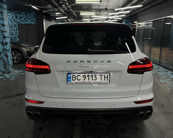 Белый Порше Каен, объемом двигателя 3.6 л и пробегом 130 тыс. км за 27500 $, фото 14 на Automoto.ua