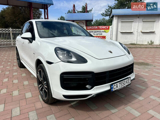 Білий Порше Cayenne, об'ємом двигуна 3 л та пробігом 199 тис. км за 27500 $, фото 1 на Automoto.ua