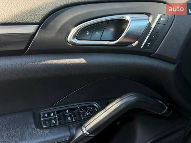 Белый Порше Каен, объемом двигателя 3 л и пробегом 238 тыс. км за 24500 $, фото 17 на Automoto.ua