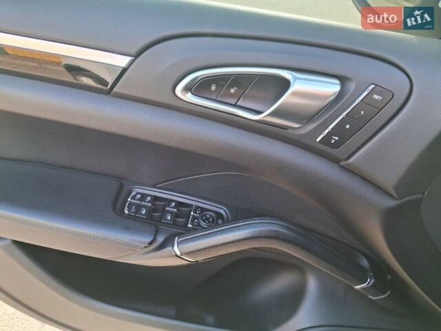 Белый Порше Каен, объемом двигателя 2.97 л и пробегом 194 тыс. км за 31700 $, фото 51 на Automoto.ua