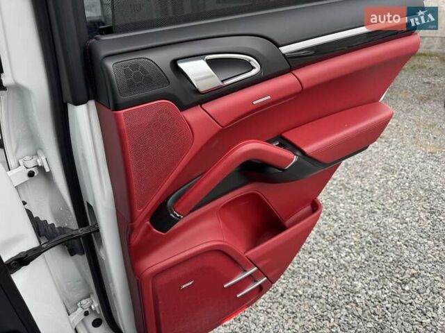 Білий Порше Cayenne, об'ємом двигуна 2.97 л та пробігом 233 тис. км за 24900 $, фото 8 на Automoto.ua