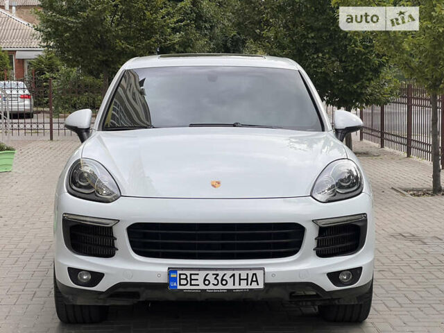 Білий Порше Cayenne, об'ємом двигуна 2.97 л та пробігом 145 тис. км за 37500 $, фото 6 на Automoto.ua