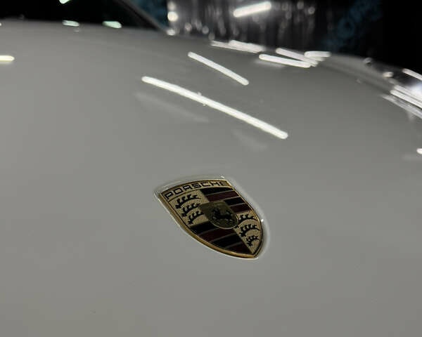 Белый Порше Каен, объемом двигателя 3.6 л и пробегом 130 тыс. км за 27500 $, фото 3 на Automoto.ua