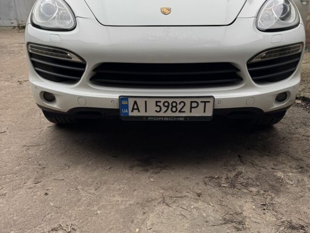Белый Порше Каен, объемом двигателя 3.6 л и пробегом 99 тыс. км за 20000 $, фото 2 на Automoto.ua
