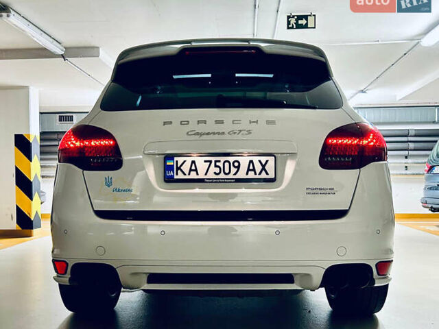 Белый Порше Каен, объемом двигателя 4.81 л и пробегом 75 тыс. км за 40500 $, фото 3 на Automoto.ua