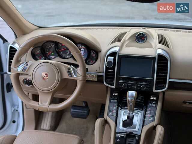 Белый Порше Каен, объемом двигателя 3.6 л и пробегом 190 тыс. км за 23500 $, фото 14 на Automoto.ua