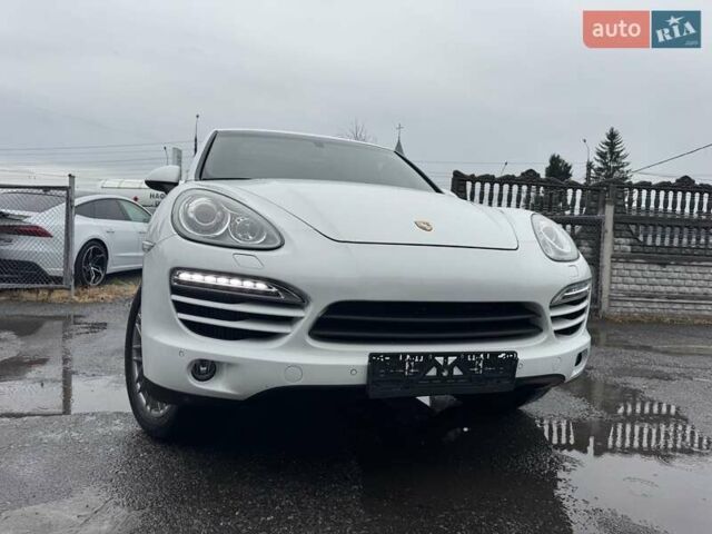 Білий Порше Cayenne, об'ємом двигуна 3 л та пробігом 193 тис. км за 26700 $, фото 25 на Automoto.ua
