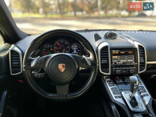 Белый Порше Каен, объемом двигателя 3 л и пробегом 150 тыс. км за 21999 $, фото 28 на Automoto.ua