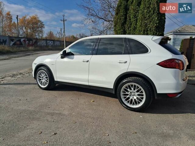 Белый Порше Каен, объемом двигателя 2.97 л и пробегом 194 тыс. км за 31700 $, фото 23 на Automoto.ua