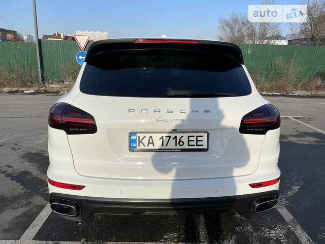 Белый Порше Каен, объемом двигателя 3.6 л и пробегом 180 тыс. км за 26000 $, фото 8 на Automoto.ua