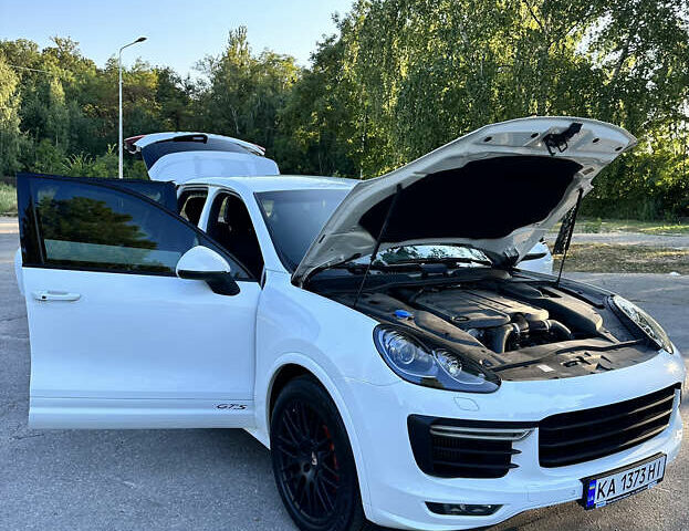 Білий Порше Cayenne, об'ємом двигуна 3.6 л та пробігом 132 тис. км за 34500 $, фото 10 на Automoto.ua