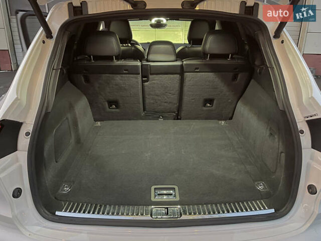 Білий Порше Cayenne, об'ємом двигуна 3 л та пробігом 40 тис. км за 49800 $, фото 22 на Automoto.ua