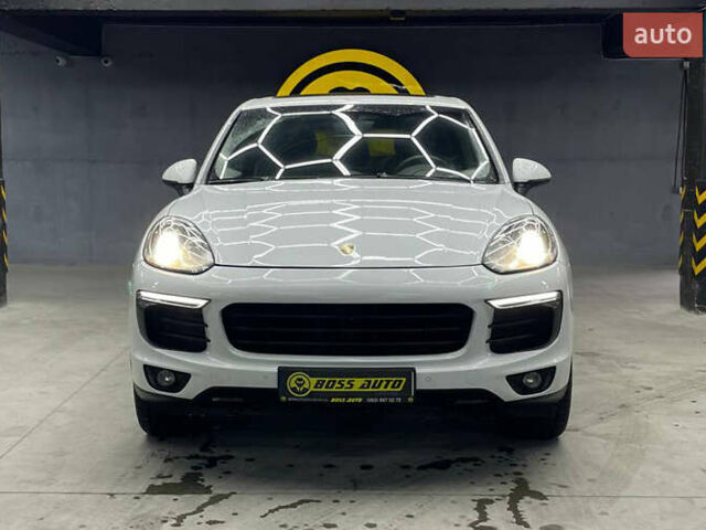 Білий Порше Cayenne, об'ємом двигуна 3.6 л та пробігом 152 тис. км за 28700 $, фото 1 на Automoto.ua