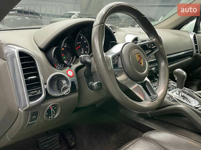 Білий Порше Cayenne, об'ємом двигуна 3.6 л та пробігом 152 тис. км за 28700 $, фото 7 на Automoto.ua