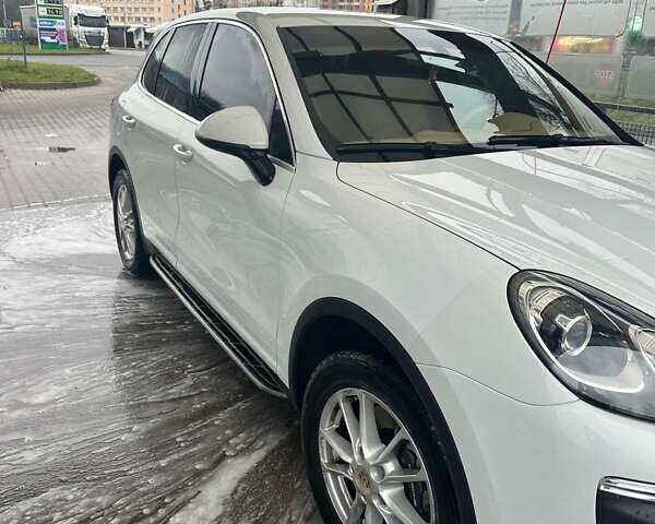 Белый Порше Каен, объемом двигателя 3.6 л и пробегом 95 тыс. км за 39000 $, фото 6 на Automoto.ua