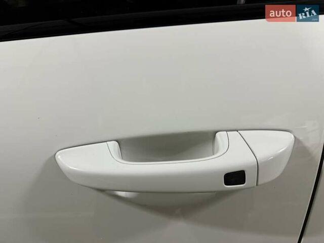 Білий Порше Cayenne, об'ємом двигуна 3.6 л та пробігом 139 тис. км за 29999 $, фото 16 на Automoto.ua