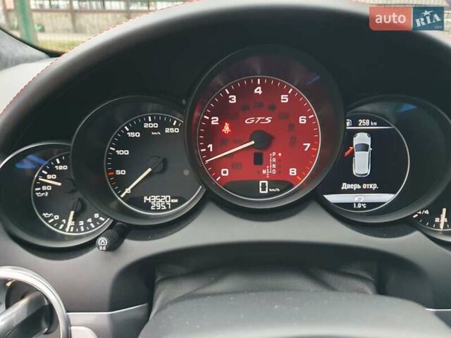 Белый Порше Каен, объемом двигателя 3.6 л и пробегом 143 тыс. км за 39999 $, фото 46 на Automoto.ua