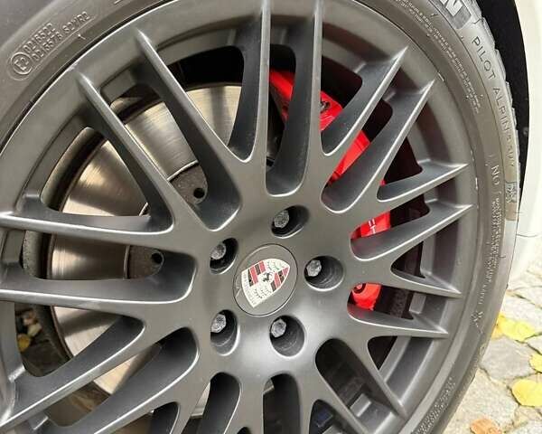 Белый Порше Каен, объемом двигателя 3.6 л и пробегом 143 тыс. км за 39999 $, фото 59 на Automoto.ua